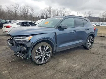 2022 Volvo XC40 YV4ED3UB2N2678197