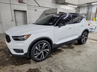 2022 Volvo XC40 YV4162UMXN2668070