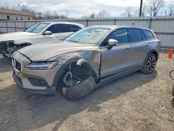 2020 Volvo V60 YV4102WK1L1038261