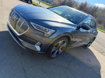 2019 Audi e-tron WA1VAAGE7KB006583