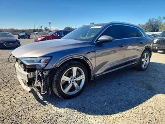2019 Audi e-tron WA1LAAGE4KB010243