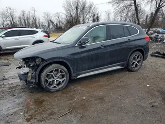 2018 BMW X1 WBXHT3C33J3H32758