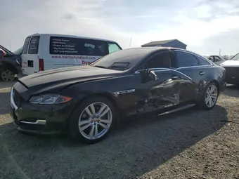 2017 Jaguar XJ-Series SAJWA1C71H8W06895