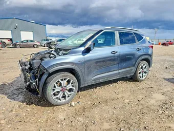 2021 Kia Seltos KNDETCA24M7053702
