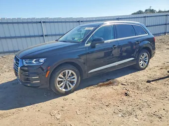 2019 Audi Q7 WA1AAAF71KD002373