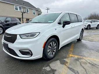 2025 Chrysler Pacifica 2C4RC1S70SR572516