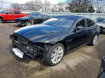 2016 Jaguar XF SAJBJ4BV9GCY16852
