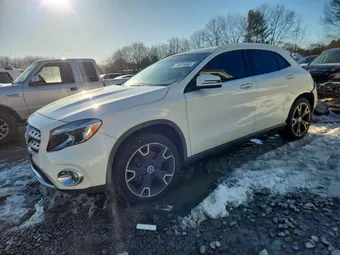 2018 Mercedes-Benz GLA-Class WDCTG4GBXJJ423634