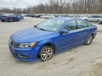 2017 Volkswagen Passat 1VWAT7A30HC056878