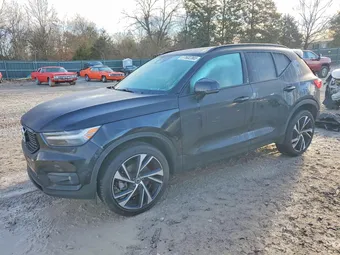 2022 Volvo XC40 YV4162UM6N2777870