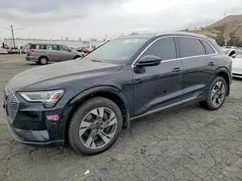 2021 Audi e-tron WA1LAAGE8MB000544