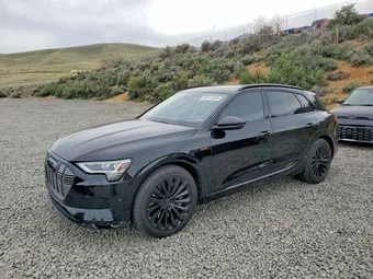 2019 Audi e-tron WA1VAAGE4KB009196
