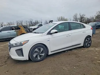 2018 Hyundai Ioniq KMHC75LC0JU095631