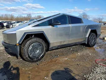 2025 Tesla Cybertruck 7G2CEHED2SA067867