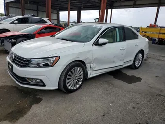 2016 Volkswagen Passat 1VWBT7A34GC054117