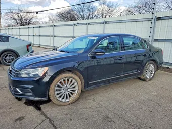 2016 Volkswagen Passat 1VWBT7A32GC025439