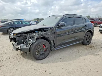 2022 Alfa Romeo ZASPAKBNXN7D45039