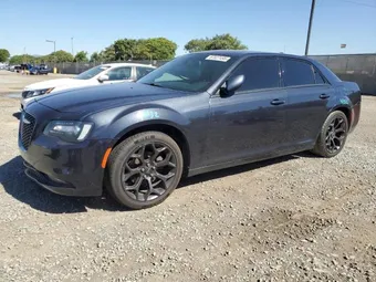 2019 Chrysler 300 2C3CCABG2KH555524