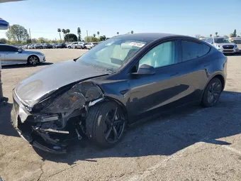 2026 Tesla Model Y 7SAYGDED8TF451929 Lot 41601456