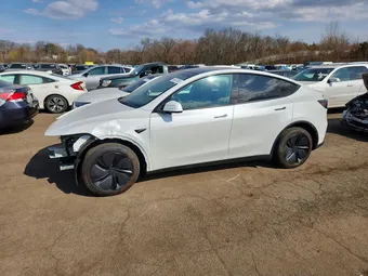 2026 Tesla Model Y 7SAYGDED4TA415636 Lot 46437366