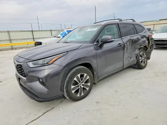 2022 Toyota Highlander 5TDGZRBH4NS183306 Lot 77104425