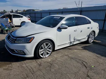 2017 Volkswagen Passat 1VWGT7A35HC085626