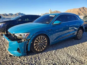 2019 Audi e-tron WA1VABGE8KB022040