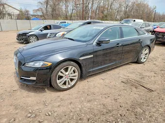 2016 Jaguar XJ-Series SAJWJ2GD0G8W02437