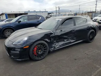 2016 Porsche Panamera WP0AF2A79GL081387