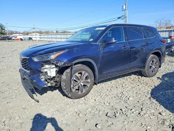2022 Toyota Highlander 5TDHZRBH1NS582825 Lot 48921926