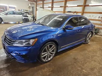 2017 Volkswagen Passat 1VWDT7A31HC015298