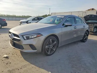 2019 Mercedes-Benz A-Class WDD3G4FB9KW015286