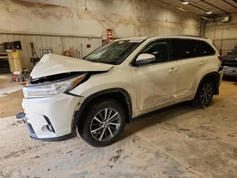 2018 Toyota Highlander 5TDJZRFH9JS803349 Lot 79816025