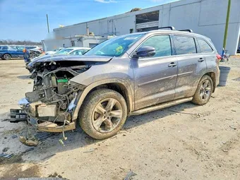 2018 Toyota Highlander 5TDDZRFH8JS847081 Lot 47758886