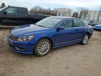 2017 Volkswagen Passat 1VWBT7A34HC059075