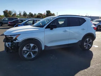 2024 Volvo XC40 YV4L12UK0R2203308