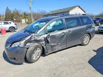 2017 Toyota Sienna 5TDYZ3DCXHS857384 Lot 47006006