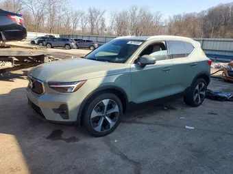 2023 Volvo XC40 YV4L12UN4P2085898