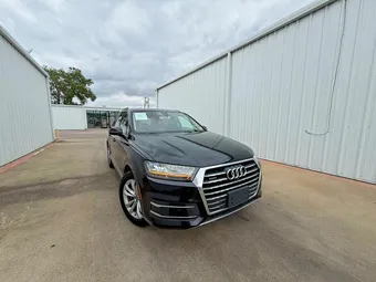 2017 Audi Q7 WA1LAAF78HD019107