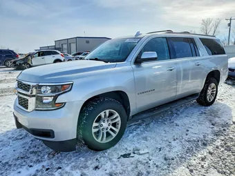 2017 Chevrolet Suburban 1GNSKHKC2HR152062