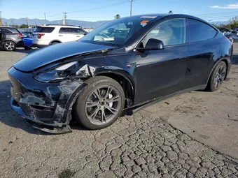 2025 Tesla Model Y 7SAYGAEE2SF284182 Lot 72400305