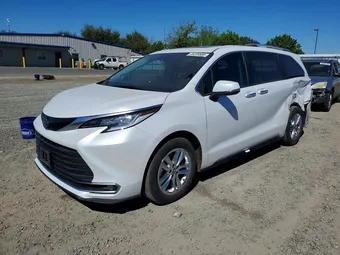2024 Toyota Sienna 5TDZRKEC9RS197949 Lot 46239586
