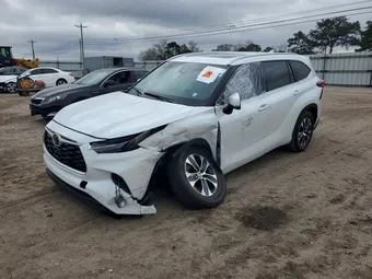 2022 Toyota Highlander 5TDGZRAH8NS550175 Lot 77862395