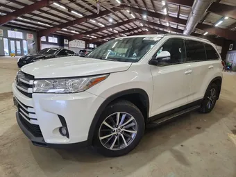 2019 Toyota Highlander 5TDJZRFH9KS616372 Lot 41995766