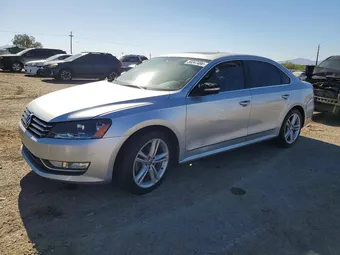 2015 Volkswagen Passat 1VWBT7A36FC013020