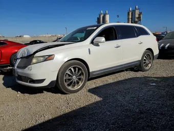 2016 Lincoln MKT 2LMHJ5AT9GBL01090