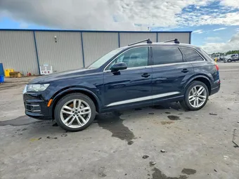 2017 Audi Q7 WA1VAAF70HD020373