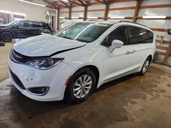 2017 Chrysler Pacifica 2C4RC1BG4HR613917 Lot 47226976