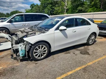 2021 Mercedes-Benz A-Class W1K3G4EB5MJ311178