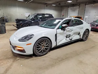 2018 Porsche Panamera WP0AA2A7XJL111910